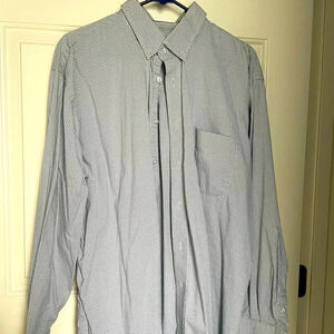 Men’s Lee button down shirt